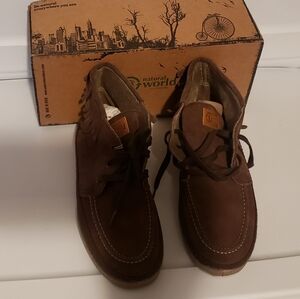 Natural World Men’s Brown Leather Lace-Up Boots